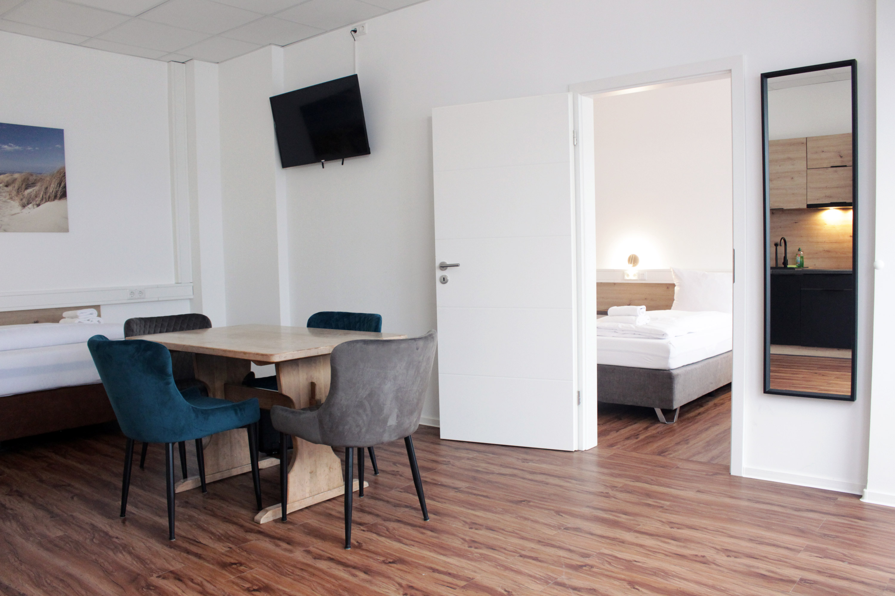 Hive Apartments Wohnraum Esstisch